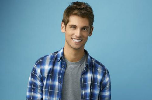 ‘Baby Daddy’ EXCLUSIVE: Jean-Luc Bilodeau Talks Lucy Hale,  Guesting on ‘Pretty Little Liars’